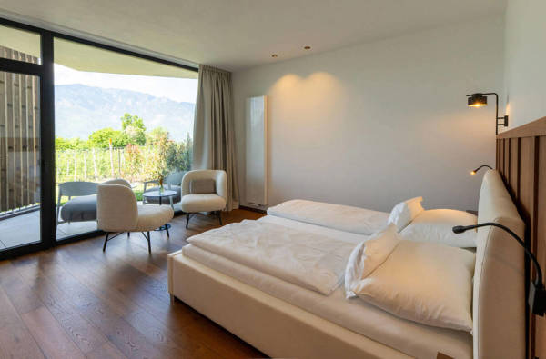 Hotel Tenz **** - Header Home Hotel Tenz Weinberg Suite 2048X1151